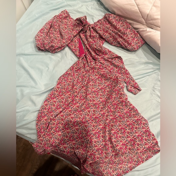 Floral romper with side cut outs - Picture 2 of 3